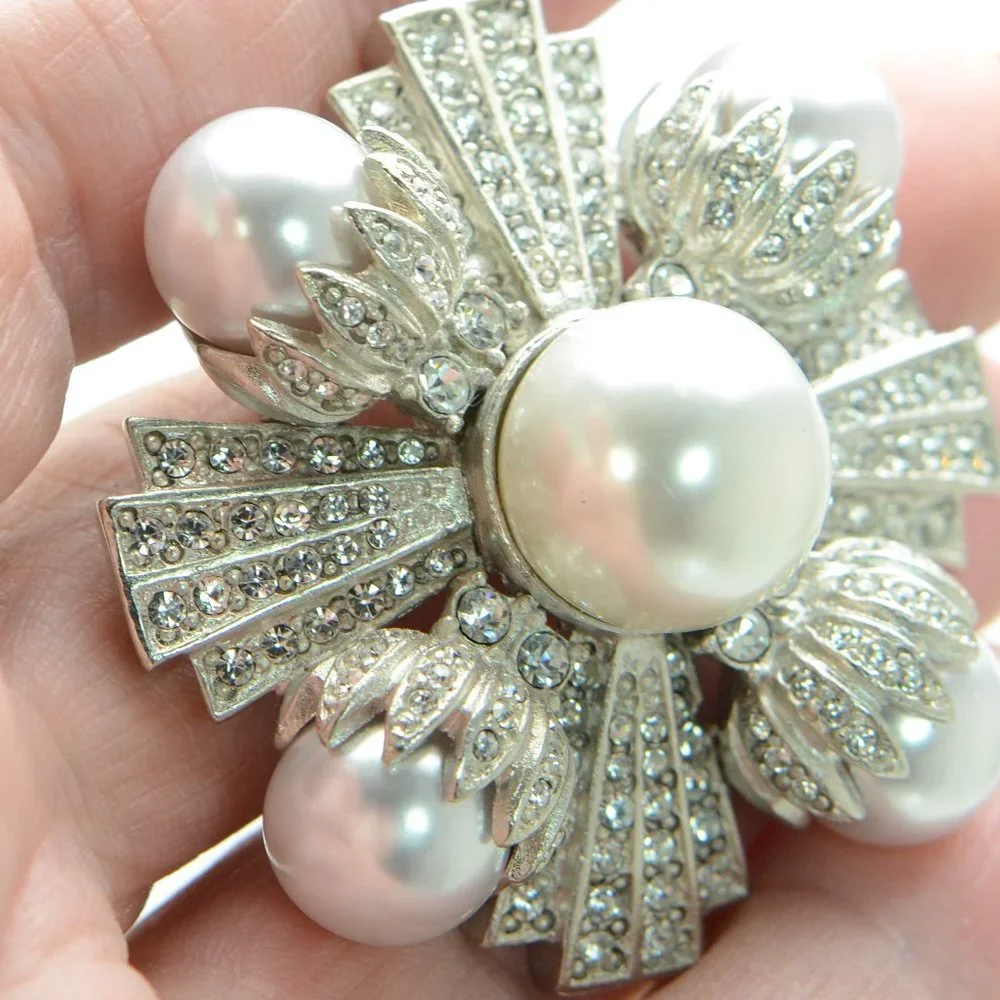 Kenneth Jay Lane KJL Rhodium-Plated Faux Pearl & Rhinestone Cross Pin Br… - Picture 5 of 7